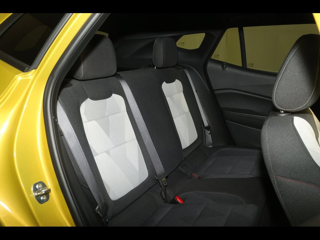 Certified 2025 Chevrolet Trax RS w/ Driver Confidence Package FWD image 26