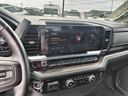 Used 2024 GMC Sierra 1500 Elevation w/ LPO, Elevation Black Package AWD/4WD image 16