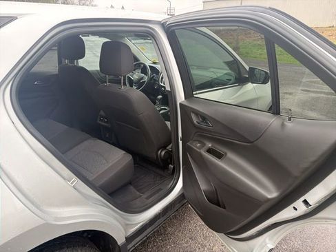 Used 2022 Chevrolet Equinox LT w/ Driver Convenience Package AWD/4WD image 30