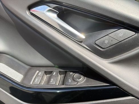 Used 2025 Chevrolet Equinox LT w/ Convenience Package II image 17