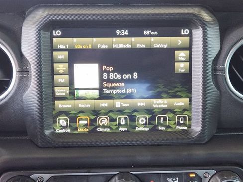 Used 2023 Jeep Wrangler Unlimited Sahara AWD/4WD image 5