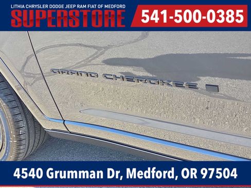 New 2026 Jeep Grand Cherokee Summit AWD/4WD image 15