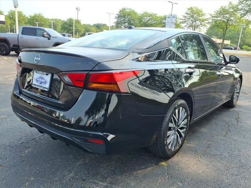 Used 2025 Nissan Altima 2.5 SV FWD image 7