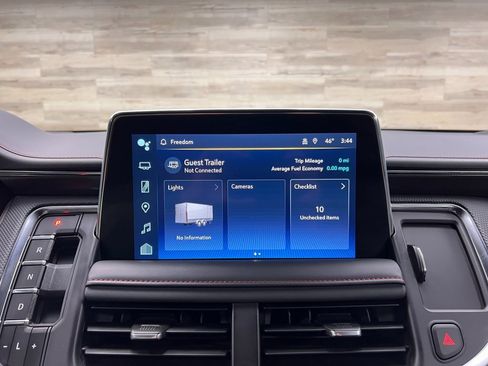 Used 2024 Chevrolet Suburban RST w/ Luxury Package image 20