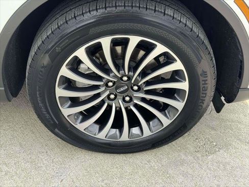 Used 2023 Lincoln Aviator Reserve w/ Elements Package Plus AWD/4WD image 9