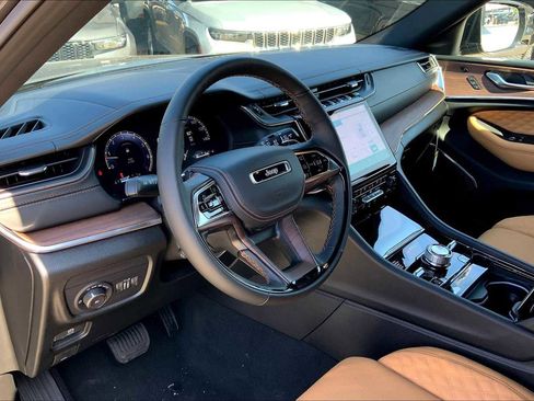 New 2025 Jeep Grand Cherokee L Summit w/ MOPAR Finishing Package image 9