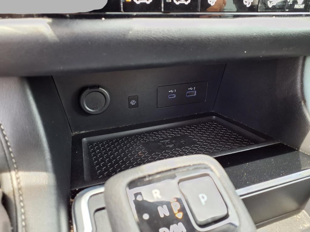 Used 2025 Nissan Pathfinder SL FWD image 12