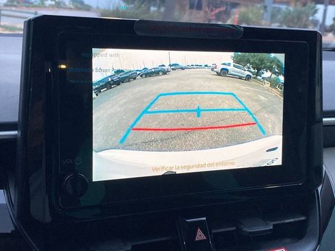 Used 2025 Toyota Corolla LE FWD image 21