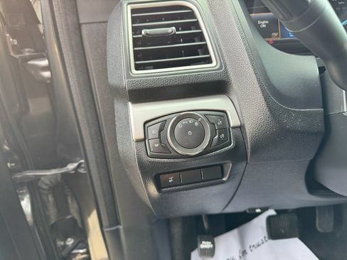 Used 2017 Ford Explorer XLT w/ Equipment Group 202A FWD image 27