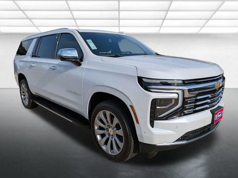 Used 2026 Chevrolet Suburban Premier w/ Sun And Tow Package RWD image 1