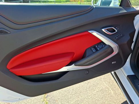 Used 2017 Chevrolet Camaro SS RWD image 12