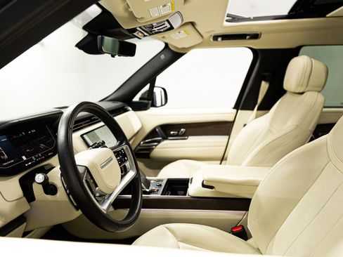 Used 2023 Land Rover Range Rover SE image 30