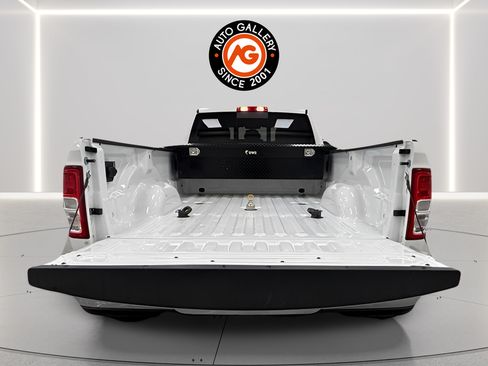 Used 2024 RAM 3500 Tradesman w/ Chrome Appearance Group AWD/4WD image 27