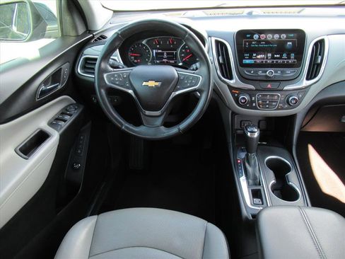 Used 2018 Chevrolet Equinox Premier image 13