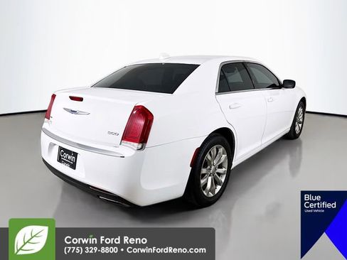Used 2022 Chrysler 300 Touring image 9