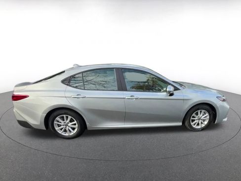 Used 2025 Toyota Camry LE image 16