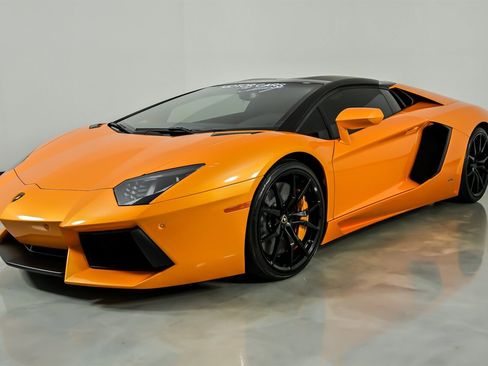 Used 2016 Lamborghini Aventador LP 700-4 image 5
