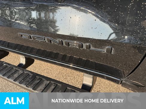 Used 2025 GMC Canyon Denali w/ LPO, Denali Black Edition AWD/4WD image 4