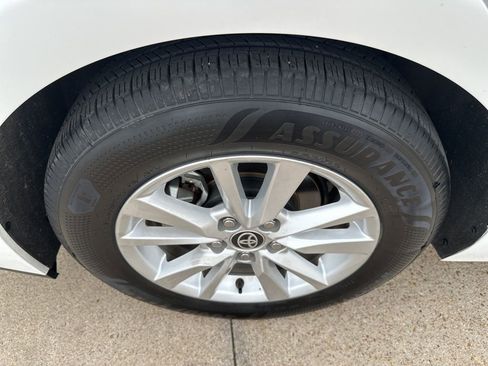 Used 2025 Toyota Camry LE w/ Convenience Package FWD image 19