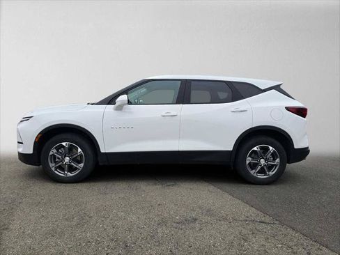 Used 2025 Chevrolet Blazer LT AWD/4WD image 6