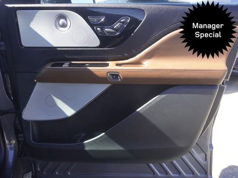 Used 2023 Lincoln Aviator Reserve w/ Equipment Group 201A image 21