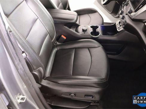 Used 2024 GMC Terrain SLT image 12