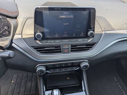 Used 2024 Nissan Altima 2.5 SR FWD image 16