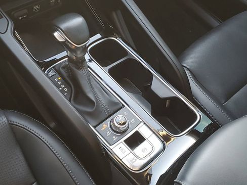 Certified 2024 Kia Telluride S w/ S Sunroof Package image 24