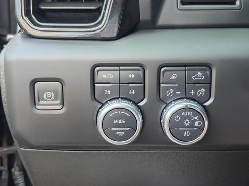 Used 2023 GMC Sierra 1500 AT4 AWD/4WD image 14