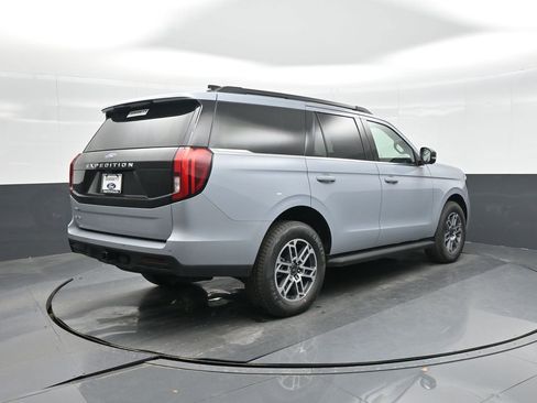 New 2026 Ford Expedition Active RWD image 8