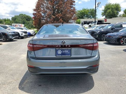 Used 2025 Volkswagen Jetta SE w/ Sunroof Package FWD image 5