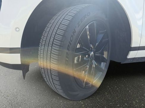 Used 2025 Land Rover Range Rover Evoque S image 35