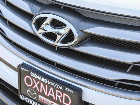 Used 2017 Hyundai Santa Fe Sport FWD image 9