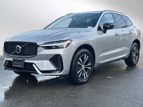 Used 2025 Volvo XC60 B5 Core w/ Climate Package image 7