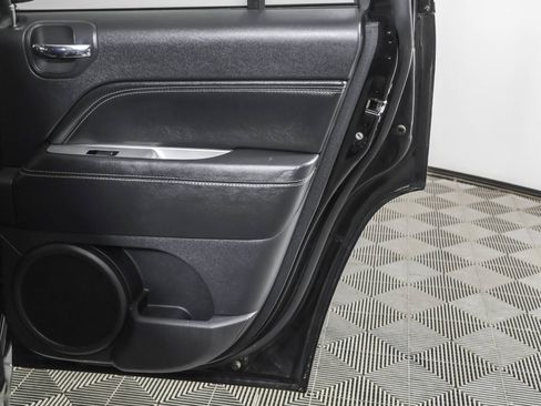 Used 2014 Jeep Compass Latitude image 41