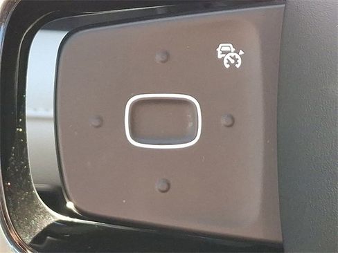 Certified 2024 Lincoln Nautilus Reserve image 21