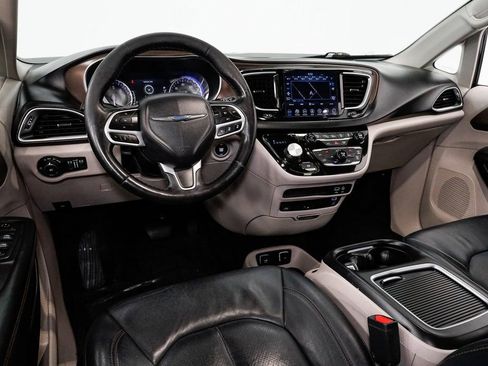 Used 2019 Chrysler Pacifica Touring-L Plus w/ Advanced Safetytec Group image 7