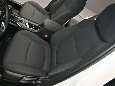 Used 2023 Toyota Corolla Cross LE w/ Moonroof Package image 12