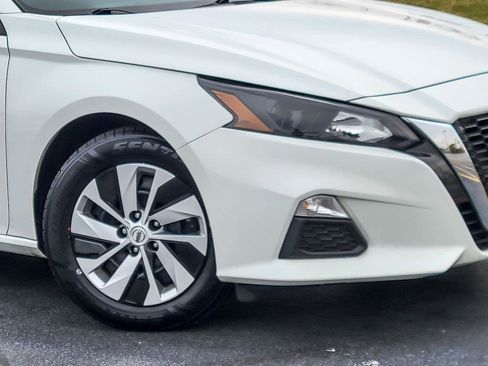 Used 2022 Nissan Altima 2.5 S image 3