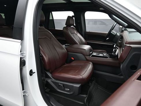 Used 2024 Ford Expedition Limited image 29