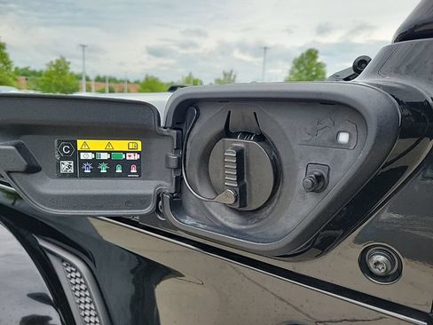 Used 2022 Jeep Wrangler Unlimited Sahara w/ Cold Weather Group AWD/4WD image 11