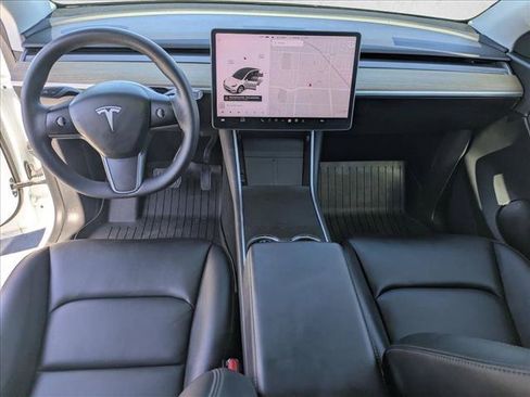 Used 2021 Tesla Model Y Long Range AWD/4WD image 18