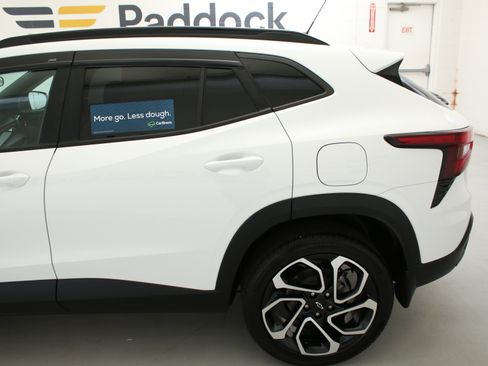 Certified 2025 Chevrolet Trax RS w/ Driver Confidence Package FWD image 5