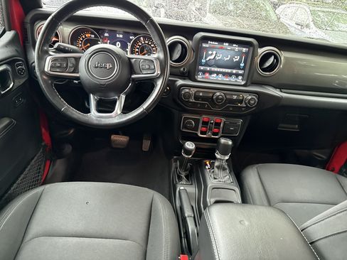 Used 2022 Jeep Wrangler Unlimited Sahara AWD/4WD image 23