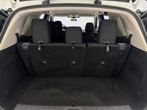 Used 2024 Nissan Pathfinder S image 19