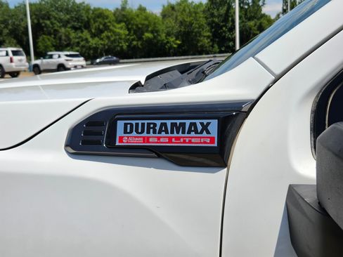 Used 2025 GMC Sierra 2500 AT4 w/ AT4 Premium Plus Package AWD/4WD image 8