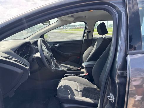 Used 2016 Ford Focus SE FWD image 9