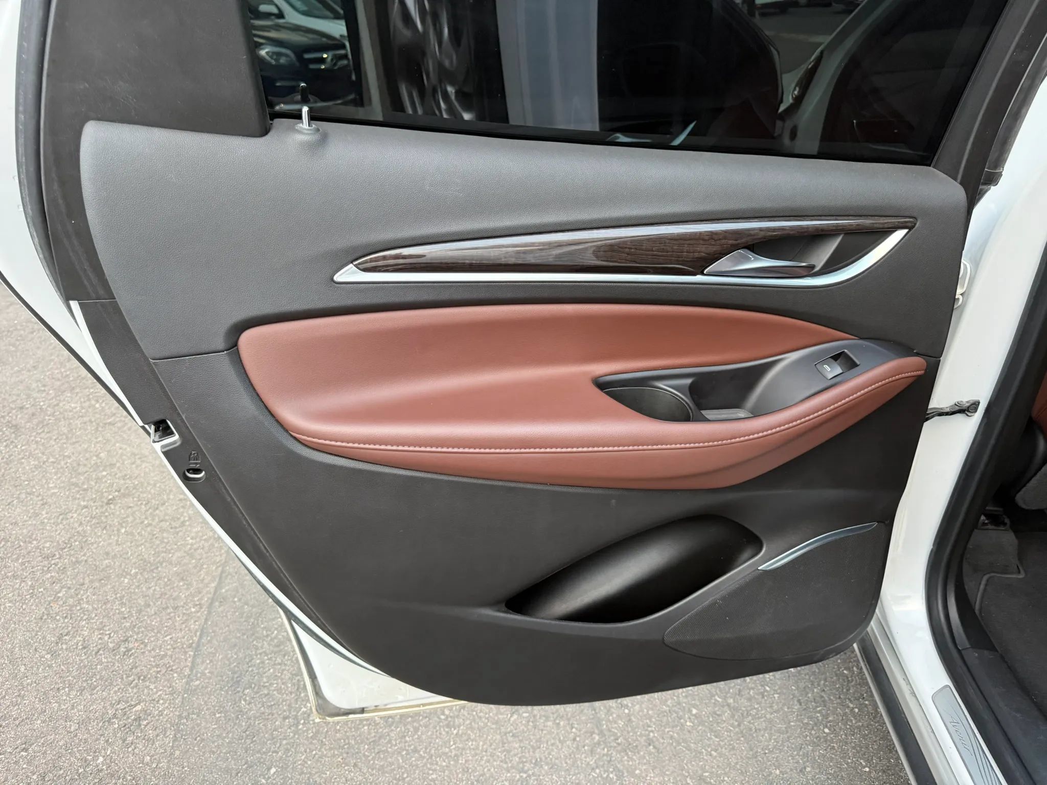 Used 2019 Buick Enclave Avenir w/ Avenir Technology Package AWD/4WD image 35