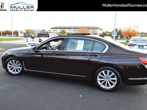 Used 2020 BMW 750i xDrive w/ Executive Package image 12