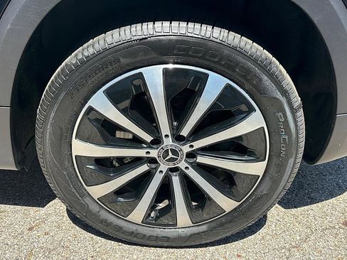 Used 2023 Mercedes-Benz GLB 250 4MATIC image 25